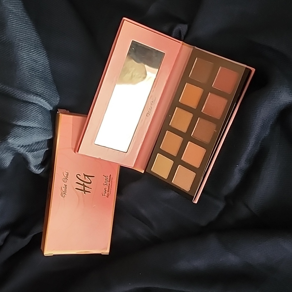 Eyeshadow Palette by violet voss